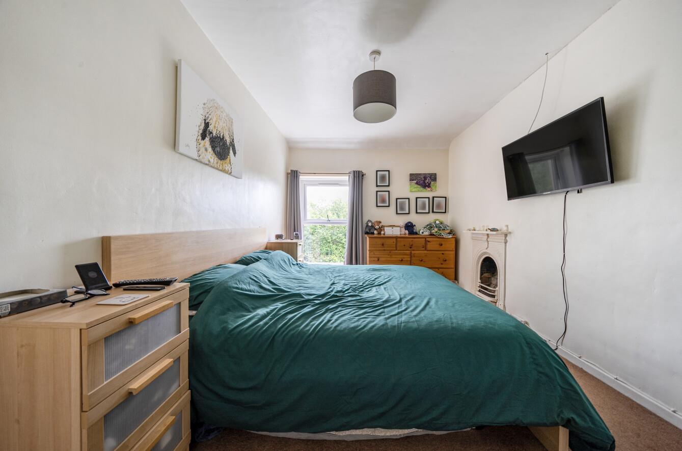 Neath Road, Ystradgynlais, Swansea, SA9 1PR